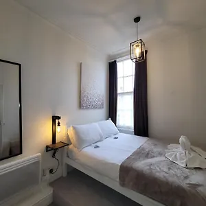 Sea Side Flat 3 With Fast Wifi And Free Parking , Scarborough United Kingdom