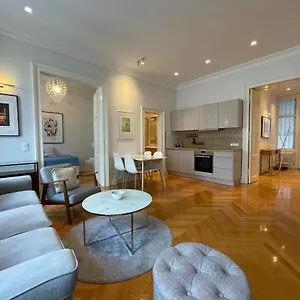 Apartment Luxury 2br Neubaugasse, Vienna